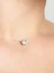 Белый подвеска на леске, женская