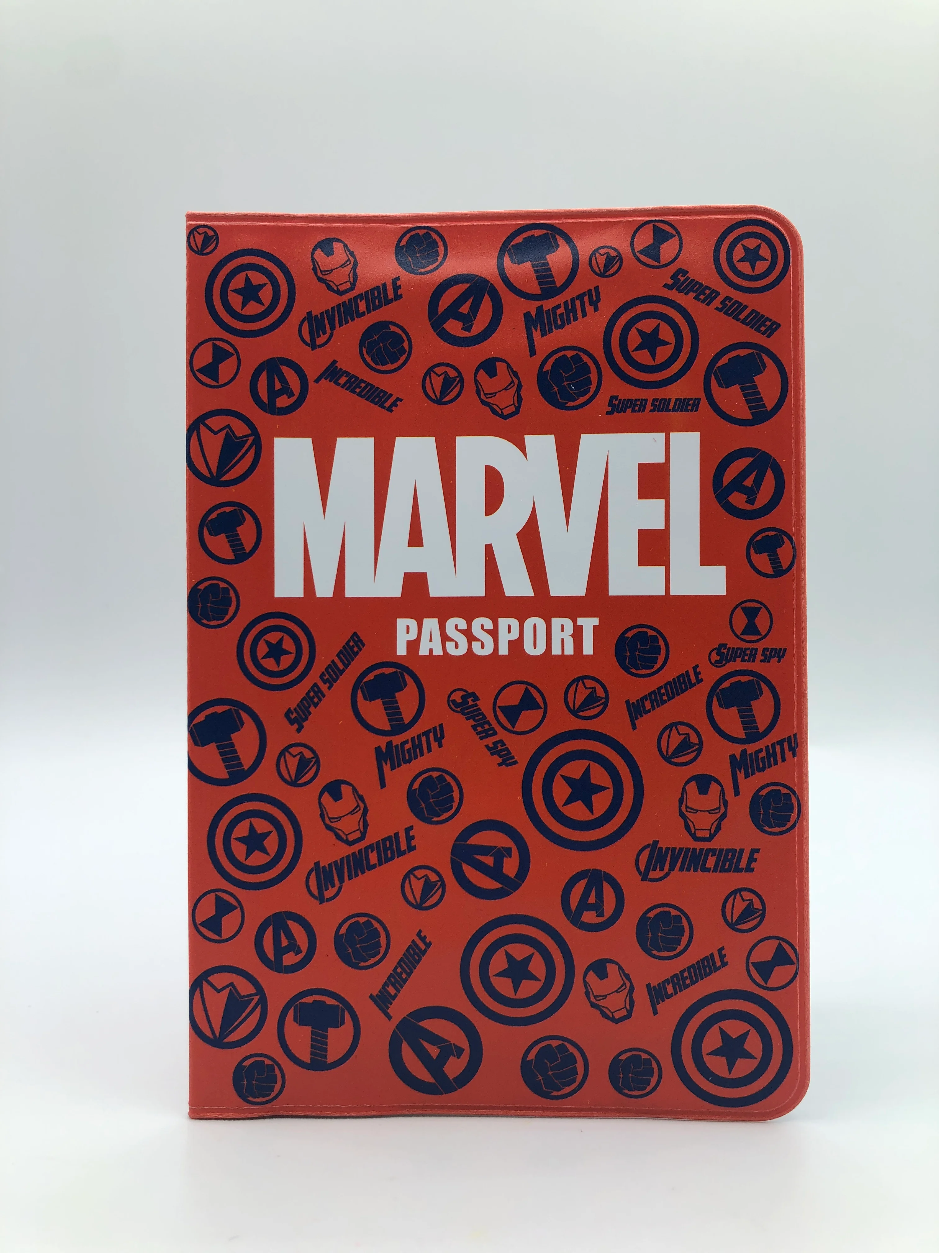Вишнёвый обложка на паспорт "Marvel"