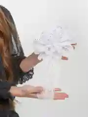 Белый повязки "Цветы"