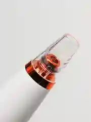 Белый вакуумный очиститель пор
