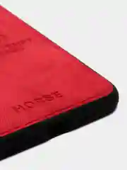 Красный дизайнерский чехол на iPhone с конем