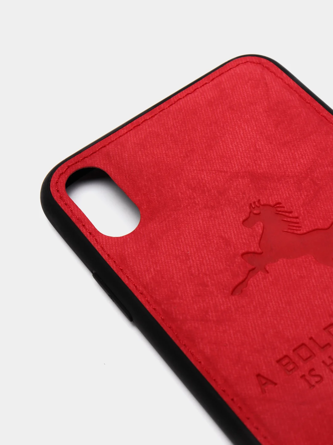 Красный дизайнерский чехол на iPhone с конем