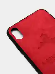 Красный дизайнерский чехол на iPhone с конем