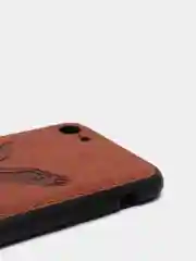 Коричневый дизайнерский чехол на iPhone с орлом
