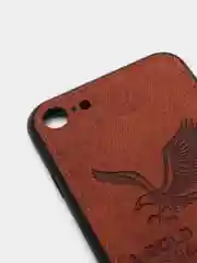 Коричневый дизайнерский чехол на iPhone с орлом