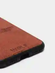 Коричневый дизайнерский чехол на iPhone с орлом
