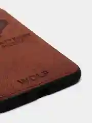 Коричневый дизайнерский чехол на iPhone с орлом