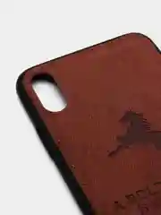 Коричневый дизайнерский чехол на iPhone с конем