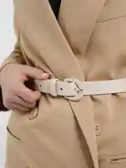 Кремовый ремень кожаный женский с круглой пряжкой (эко-кожа)