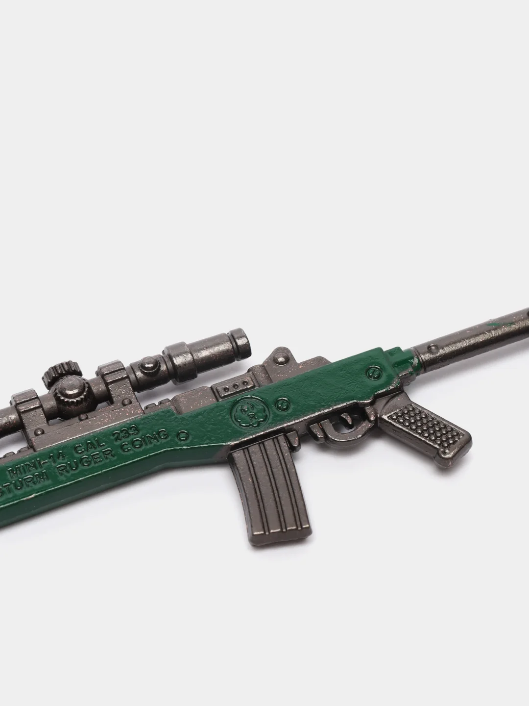 Розовый брелок PUBG