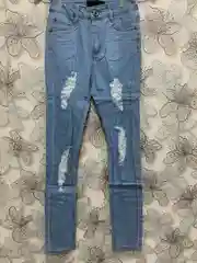 Бежевый джинсы женские