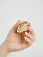 Бордовый значки деревянные "Веселые персонажи"