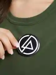 Черный значок "Linkin park" из серии "Рок", 56 мм