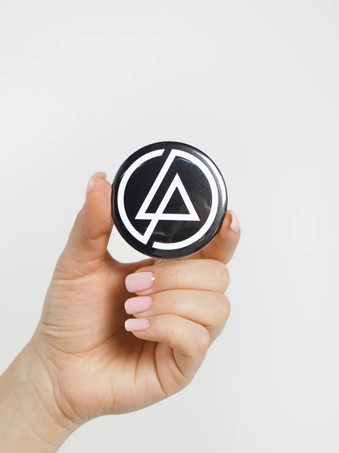 Черный значок "Linkin park" из серии "Рок", 56 мм