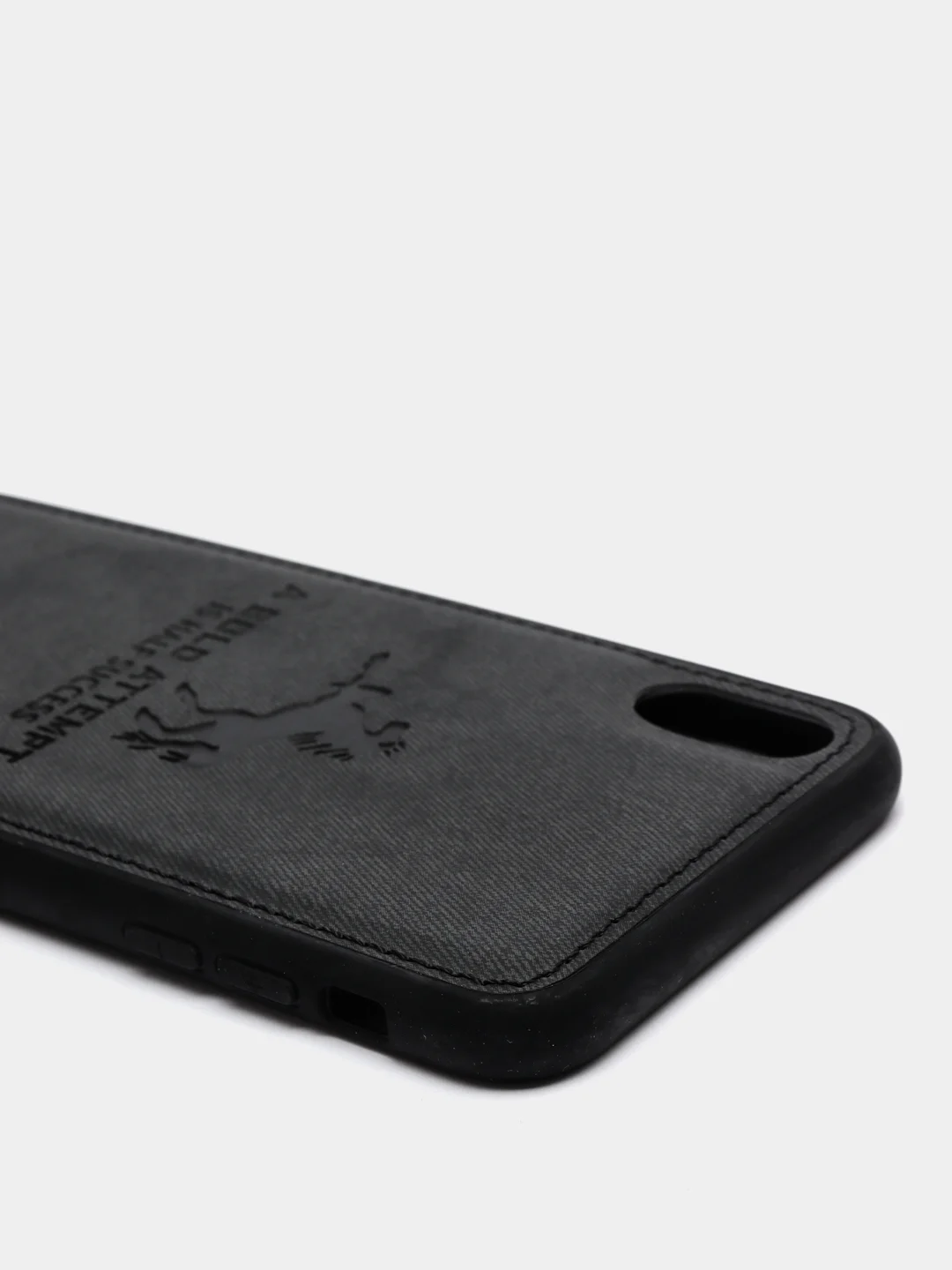 Черный дизайнерский чехол на iPhone с конем