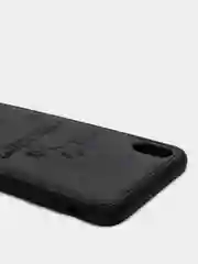 Черный дизайнерский чехол на iPhone с конем