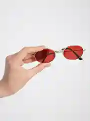 Красный солнцезащитные очки