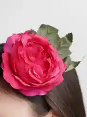 Алый заколки ручной работы