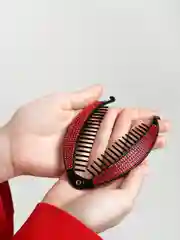 Красный заколки "краб"