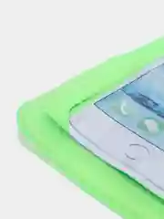 Зеленый водонепроницаемый чехол для телефона