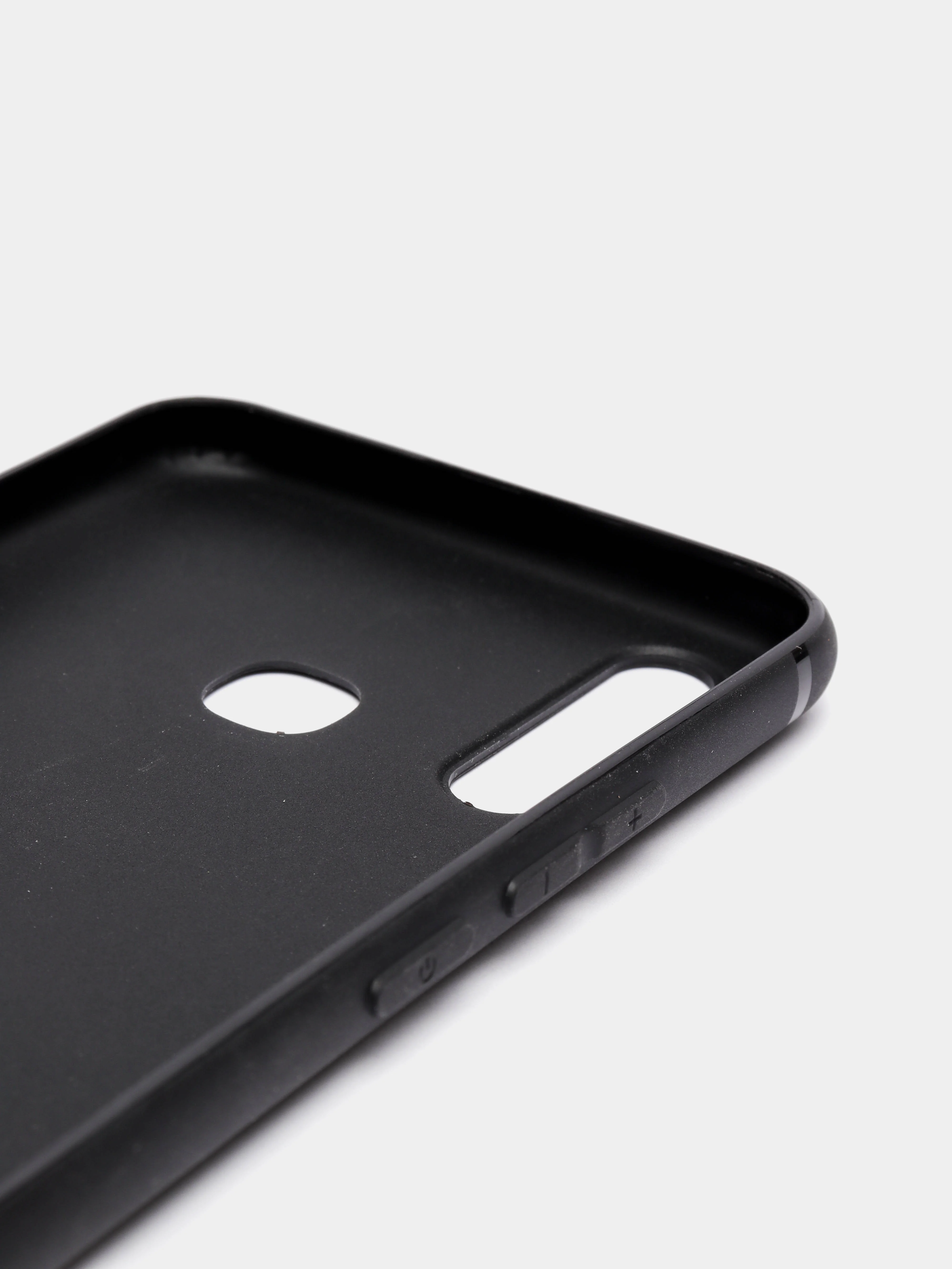 Черный чехол VIVO Y19