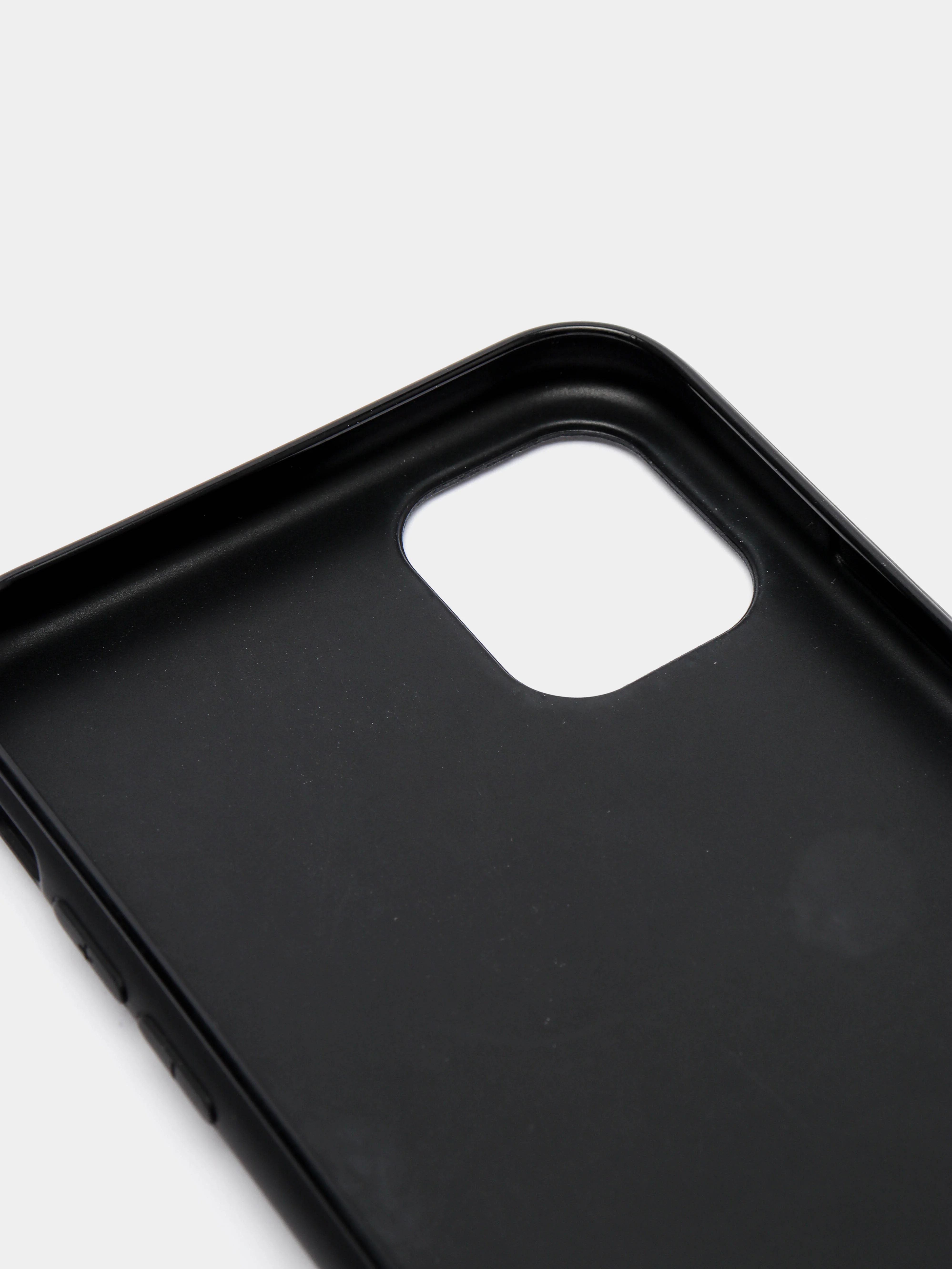 Черный чехол iPhone 11