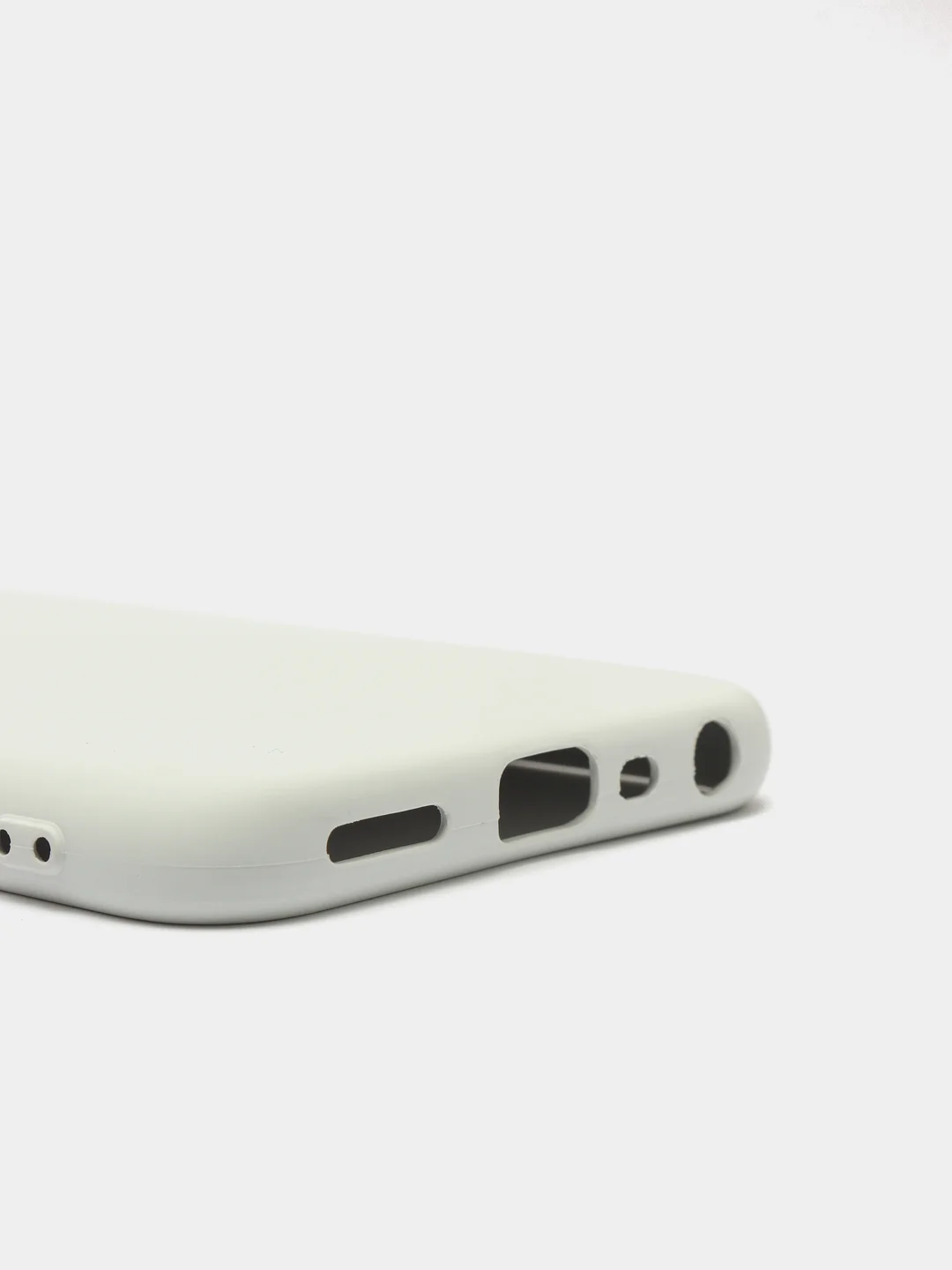Белый чехол с защитой камеры и бархатом внутри Realme 8i