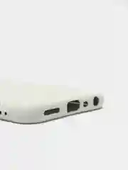 Белый чехол с защитой камеры и бархатом внутри Realme 8i