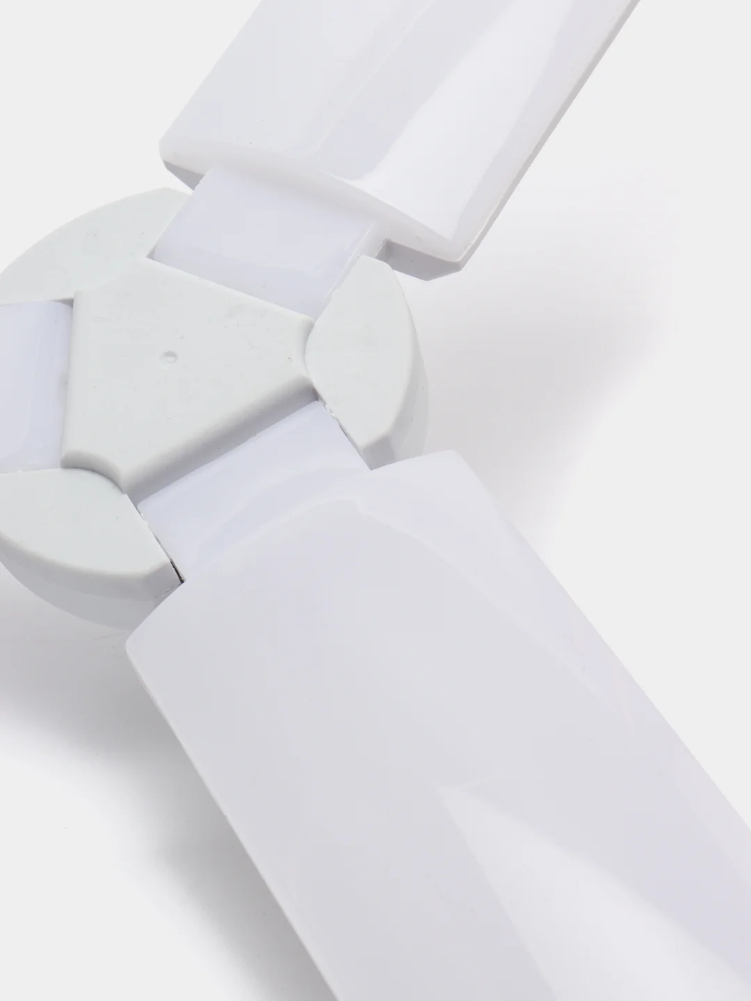3-х осевая светодиодная лампа "LED BULB"
