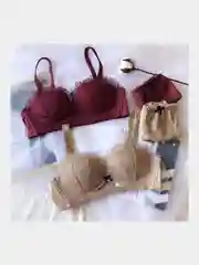 Багровый комплект белья с кружевом