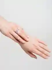 Розовый кольцо из бисера