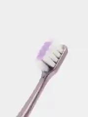 Аметистовый зубная щетка Hausland Berry, средней жесткости щетины, 4 цвета