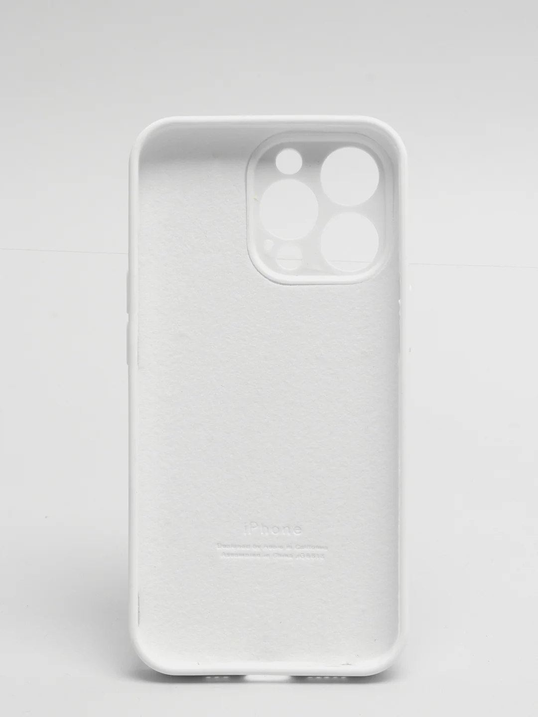 Молочный чехол Silicone Case для iPhone 13 Pro, с защитой камеры, закрытый низ