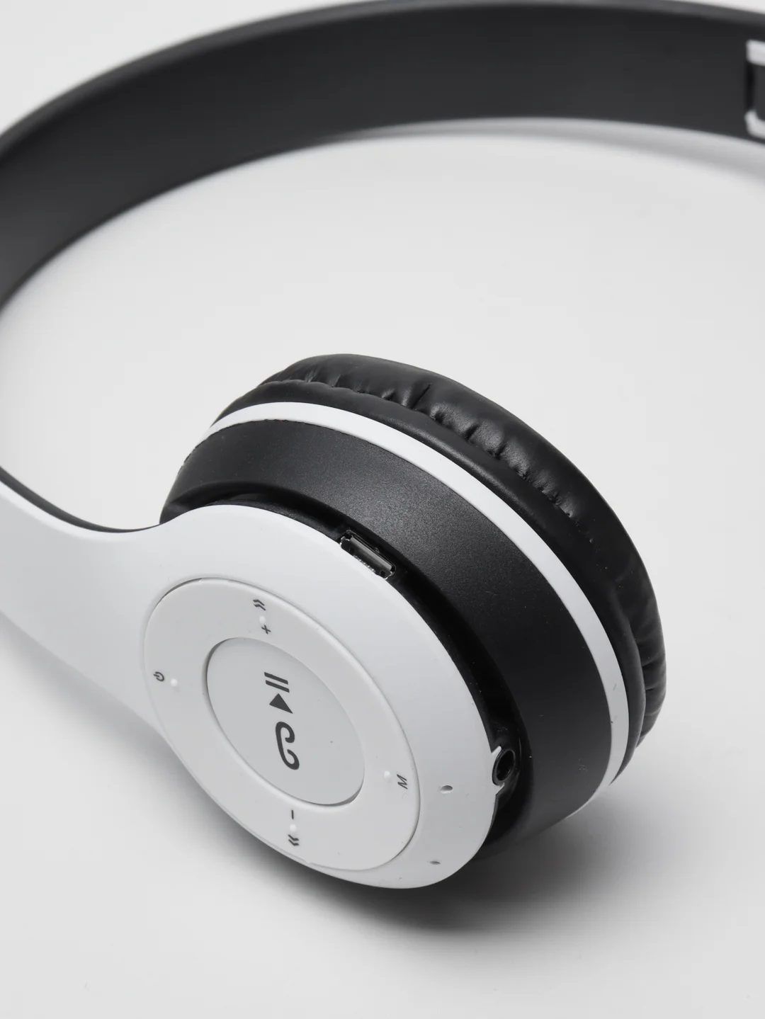 Белый беспроводные наушники P47 Bluetooth 5.0