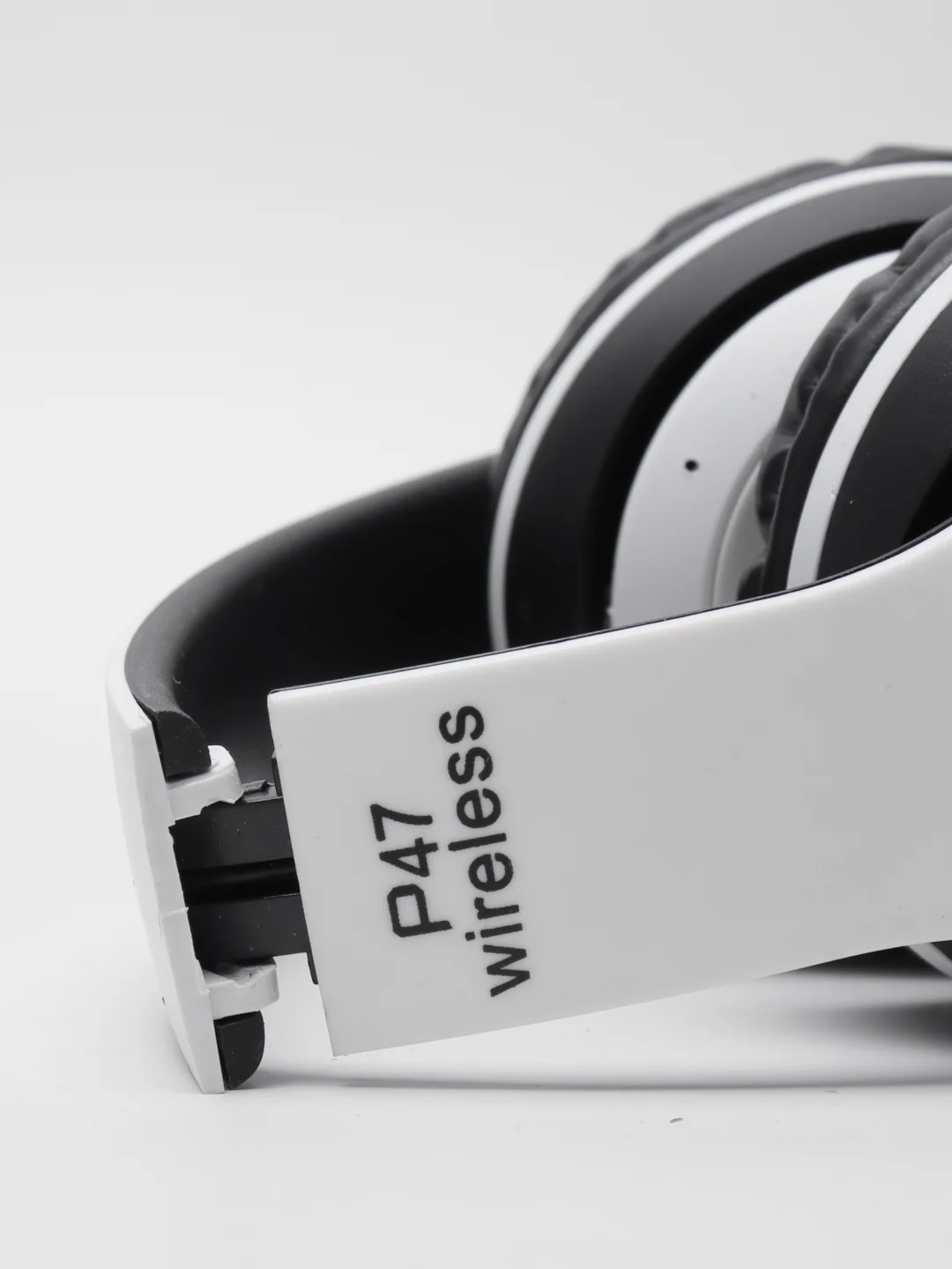 Белый беспроводные наушники P47 Bluetooth 5.0