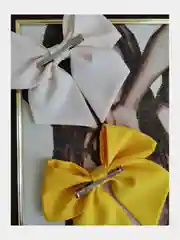 Бант на заколке, Бант белый