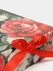 Подарочная коробка с ленточкой и надписью Самой лучшей