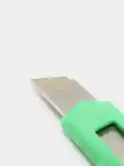 Нож. Канцелярский нож. Сегментный 18 мм