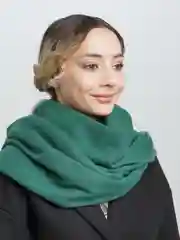 Вишнёвый платок кашемировый