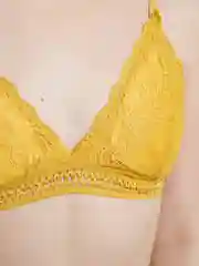Желтый кружевной бюстгальтер