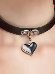 Черный чокер с сердцем, кожаный