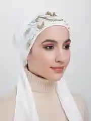 Бежевый готовый платок на никах / платок / женский головной убор / тюрбан женский
