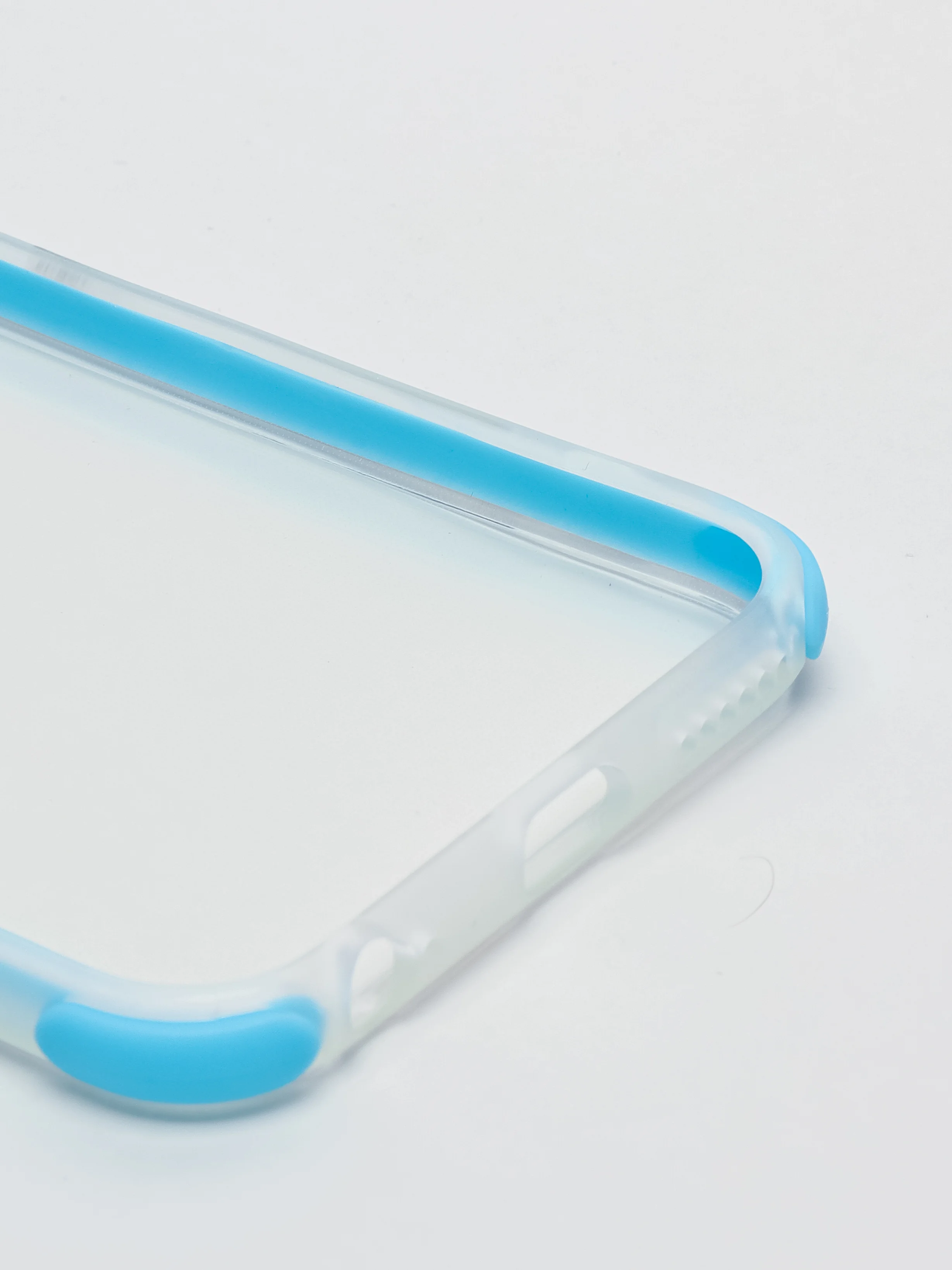 Голубой чехол-накладка iPhone 6/6S силиконовый с цветным бортиком