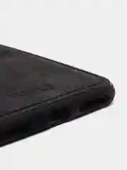 Черный дизайнерский чехол на iPhone с орлом