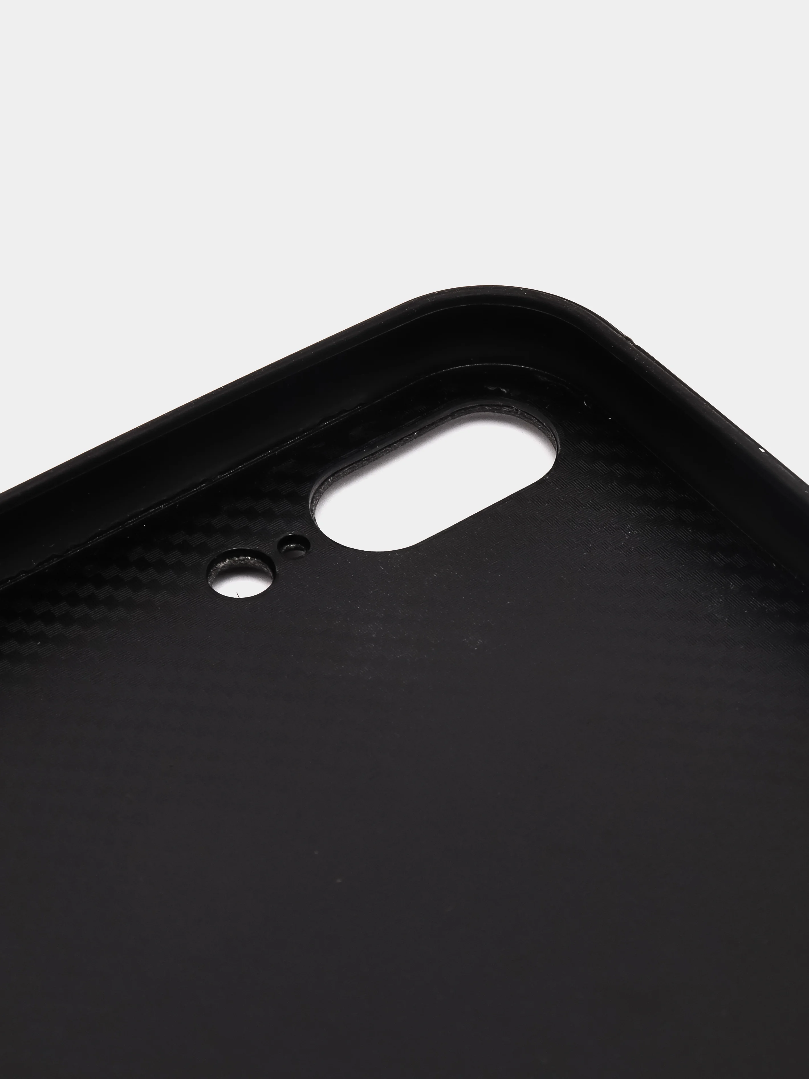 Черный дизайнерский чехол на iPhone с орлом