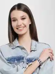 Белый браслет плетеный