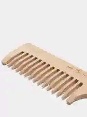 Деревянная расческа