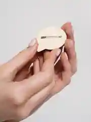 Черный деревянные значки "Коронавирус"