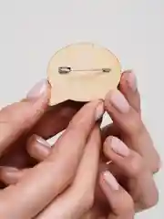 Коричневый деревянные значки "Коронавирус"