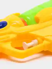 Желтый водный пистолет
